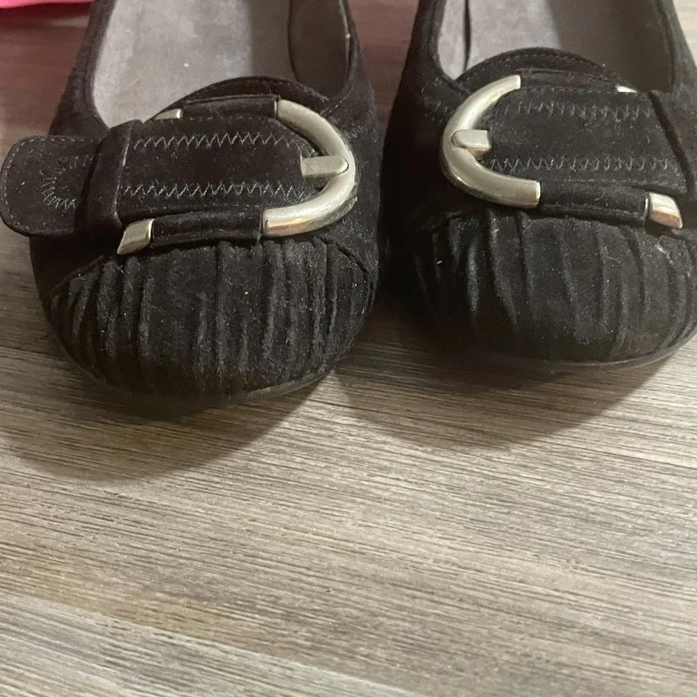 STUART WEITZMAN Womens Sz 7.5M Black Suede Wedge‎ Heel Shoes Silver Buckle - Picture 4 of 15